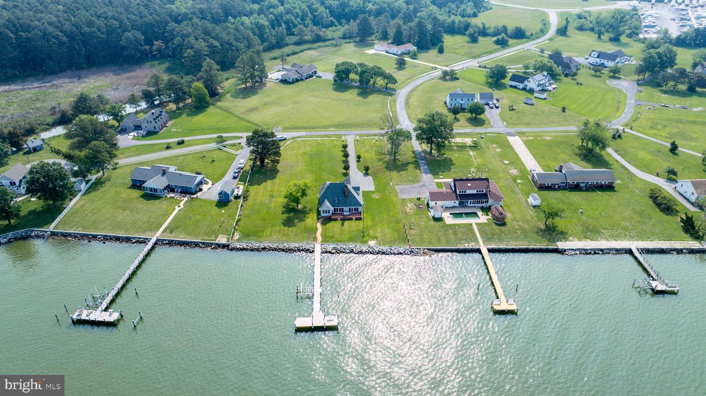 1702 Ferry Point Ct