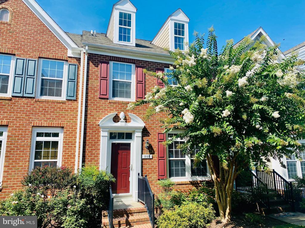 300 DIXON ST #503