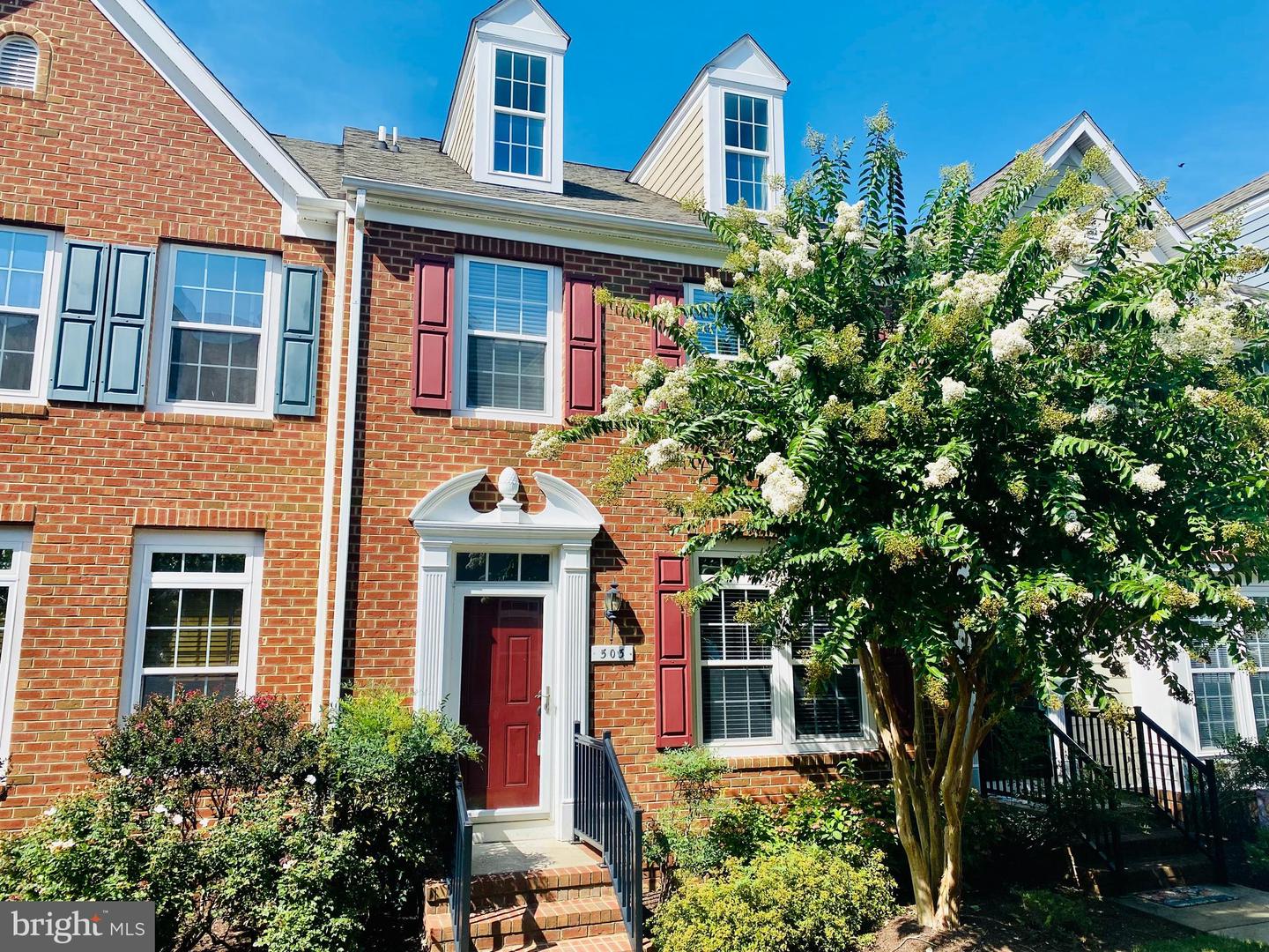 300 DIXON ST #503