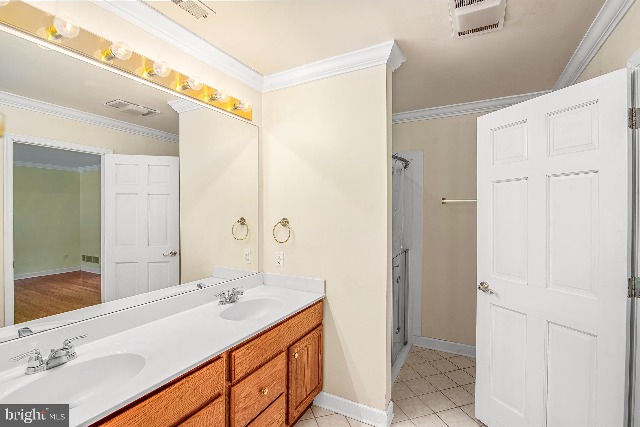 7220 Cabin Cove Rd S