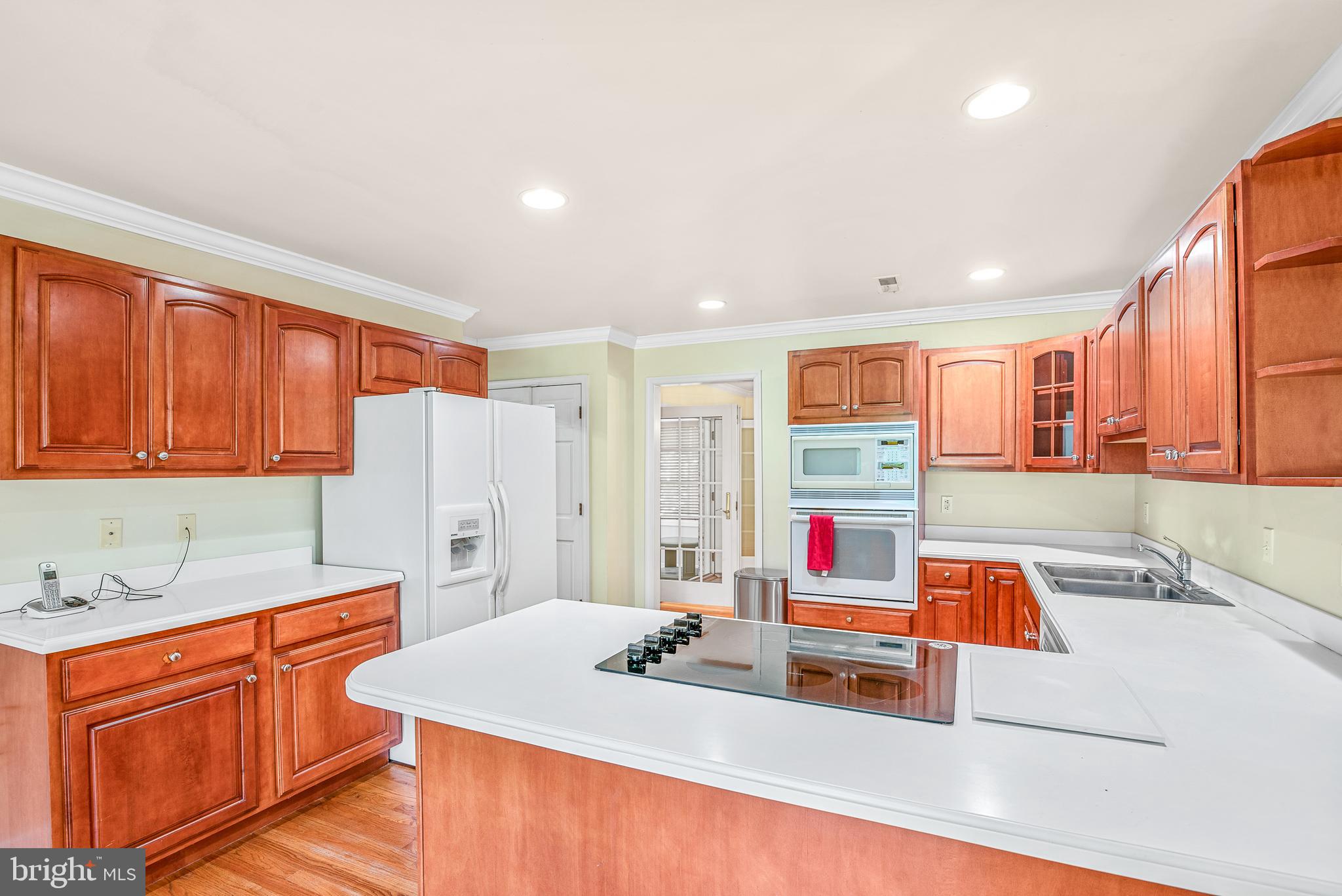 7220 Cabin Cove Rd S