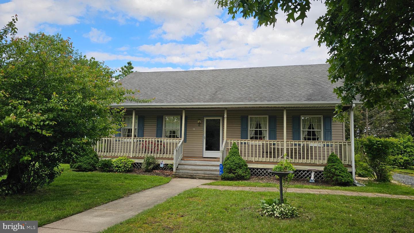319 Laurel St