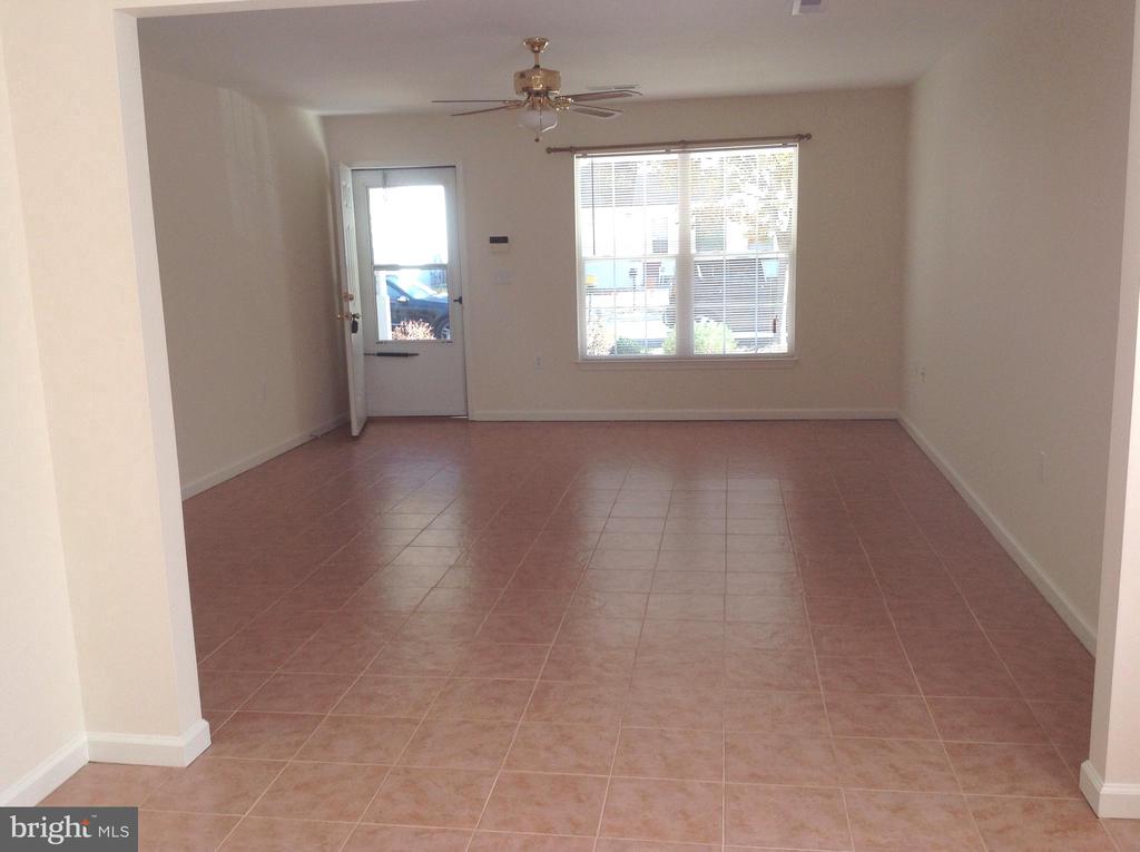 633 HOLLYDAY ST