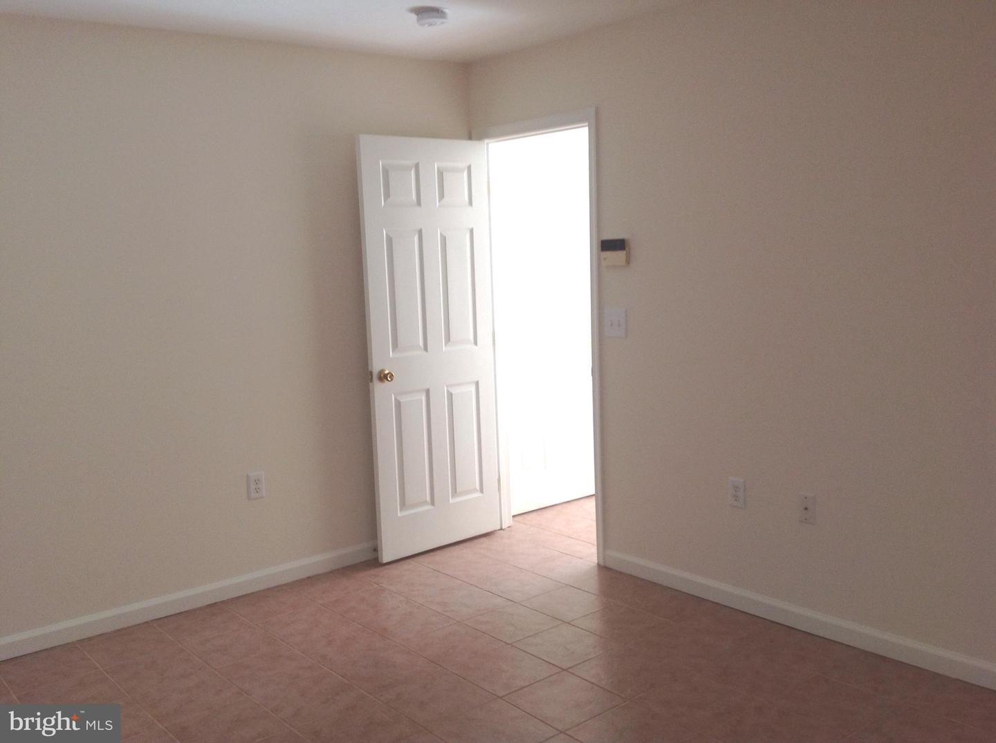 633 HOLLYDAY ST