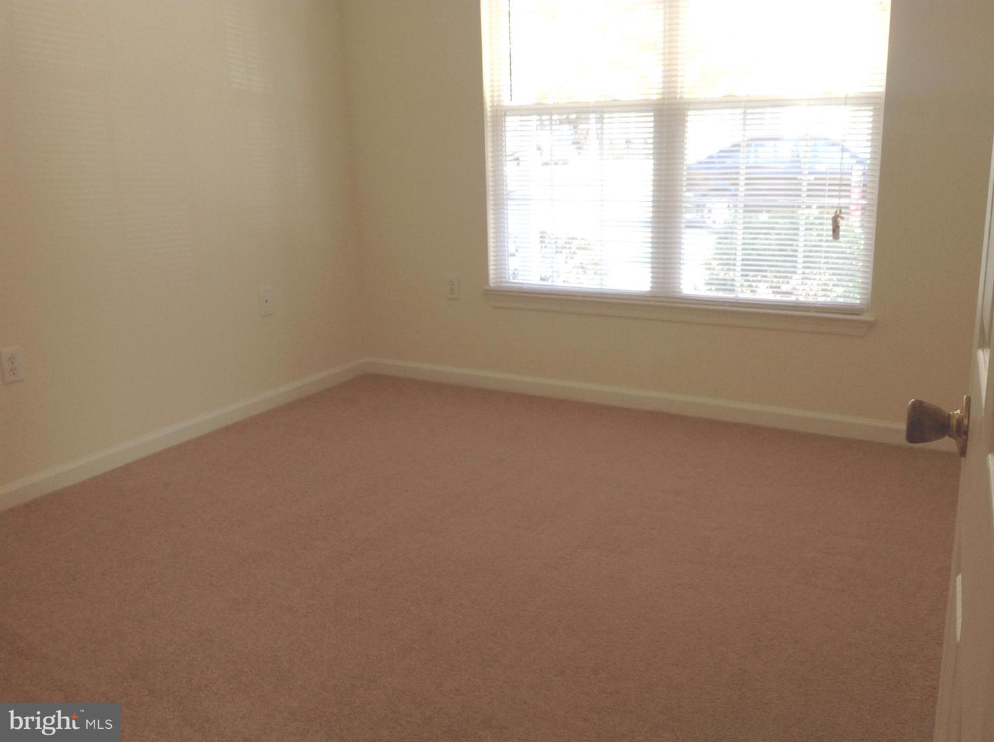 633 HOLLYDAY ST