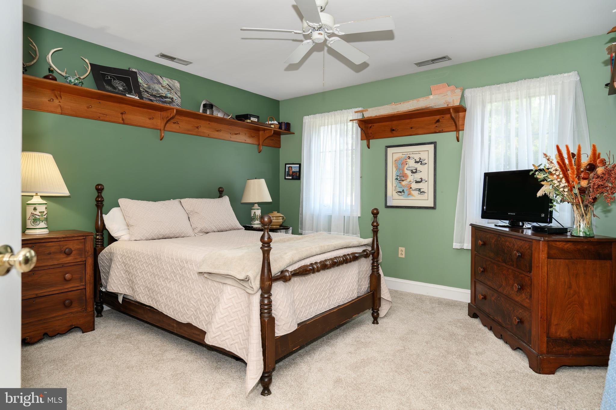 1009 S Washington St