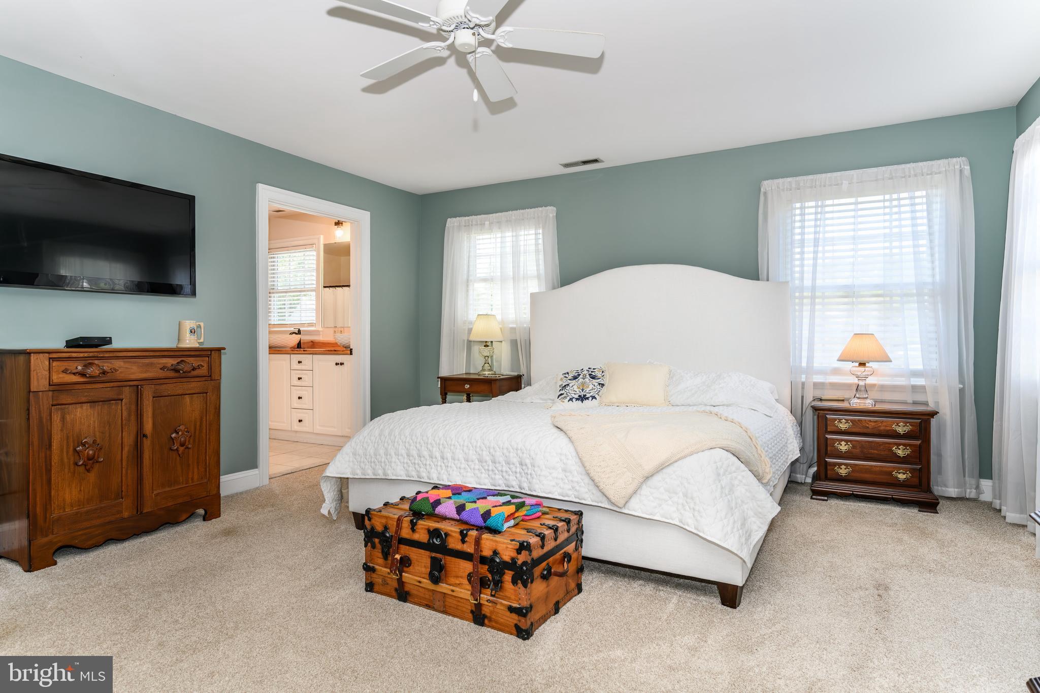 1009 S Washington St