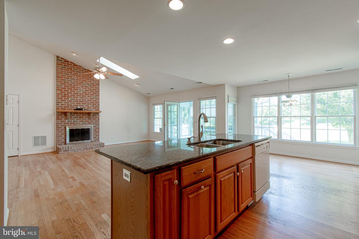 9560 Martingham Cir