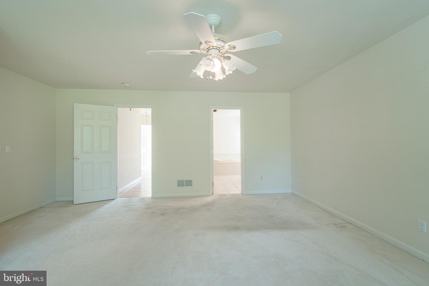 9560 Martingham Cir
