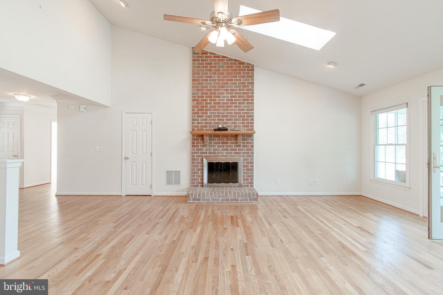 9560 Martingham Cir