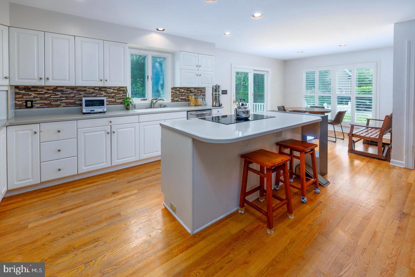 34 Londonderry Dr
