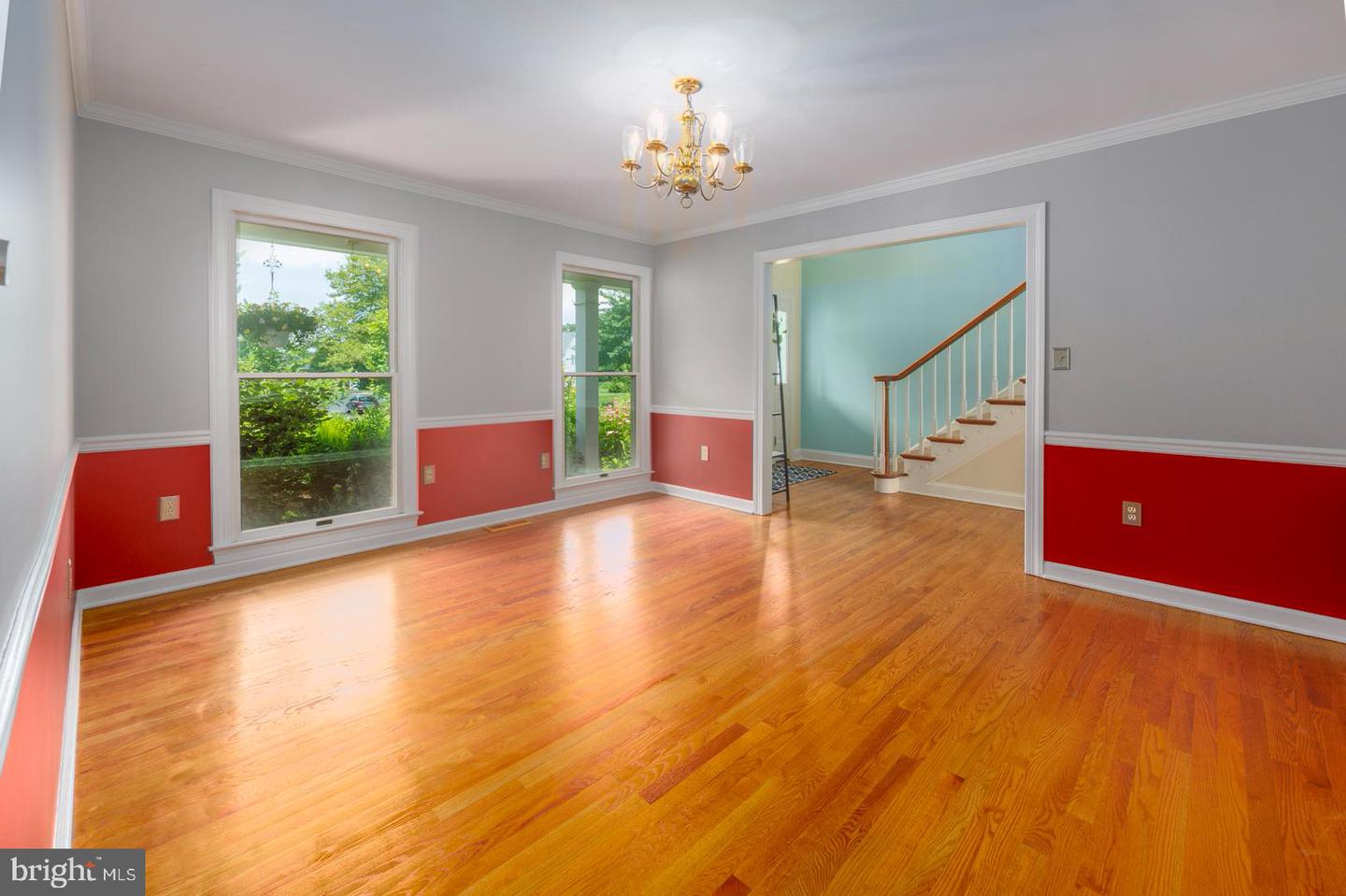 34 Londonderry Dr