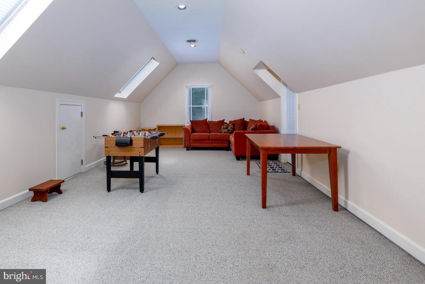 34 Londonderry Dr