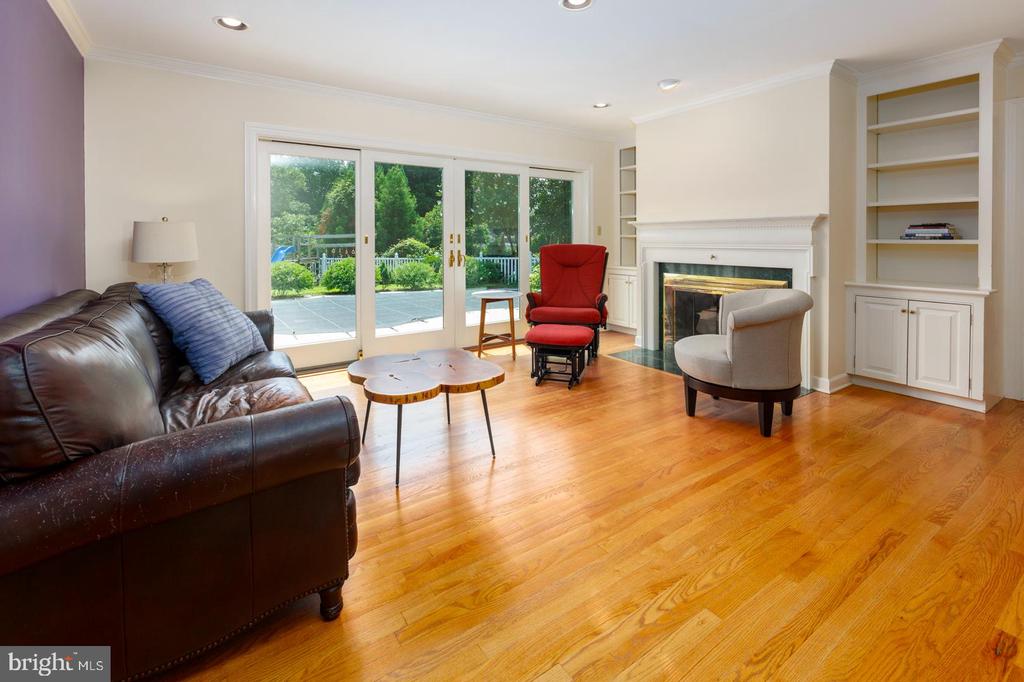 34 Londonderry Dr