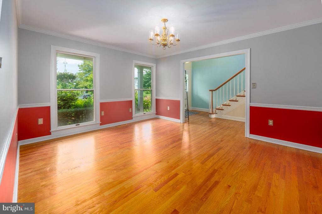34 Londonderry Dr
