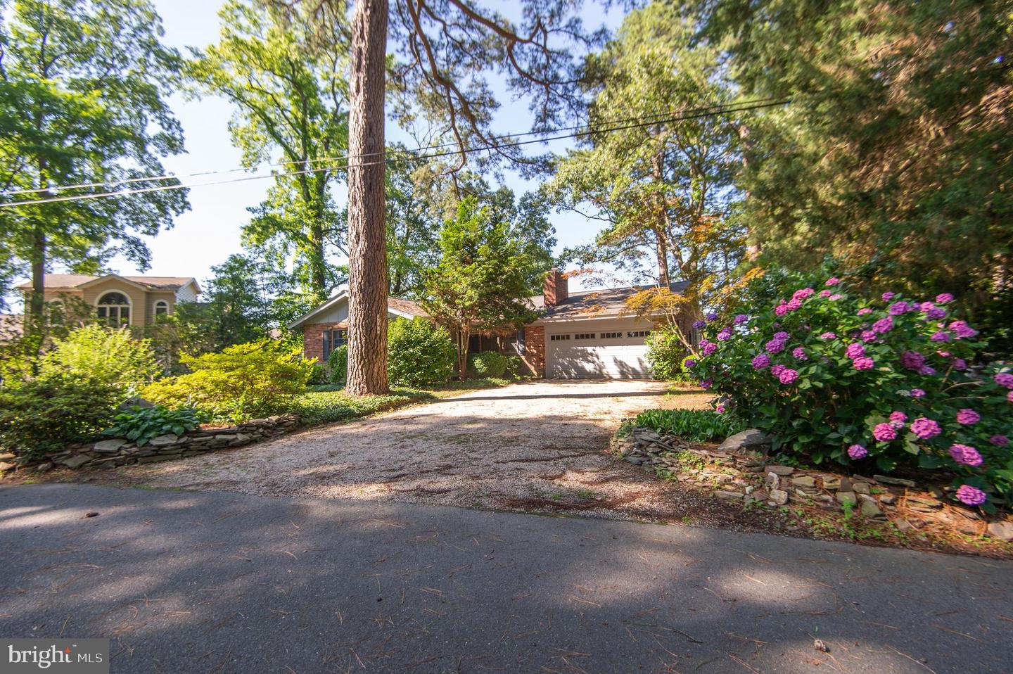 9796 Mill Point Rd