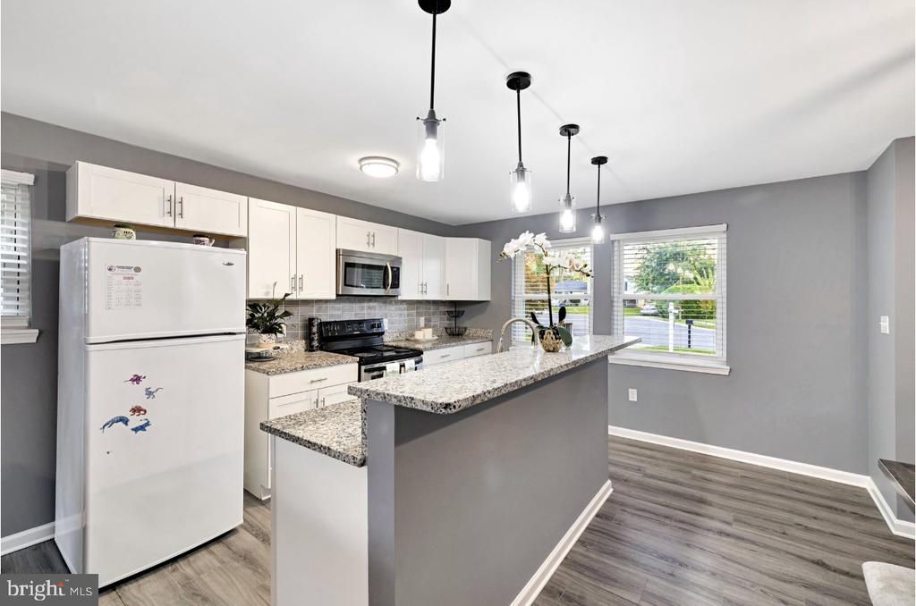 7287 Shirley Dr
