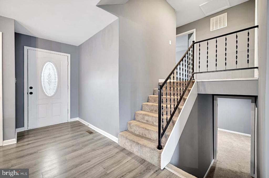 7287 Shirley Dr
