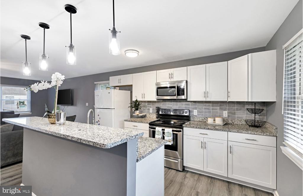 7287 Shirley Dr