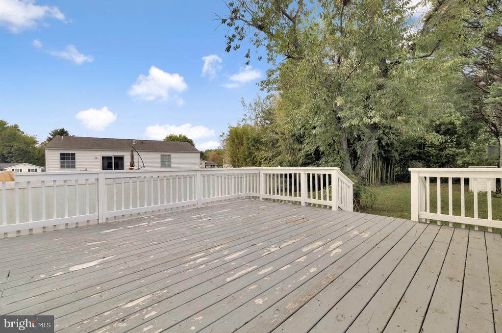 7287 Shirley Dr