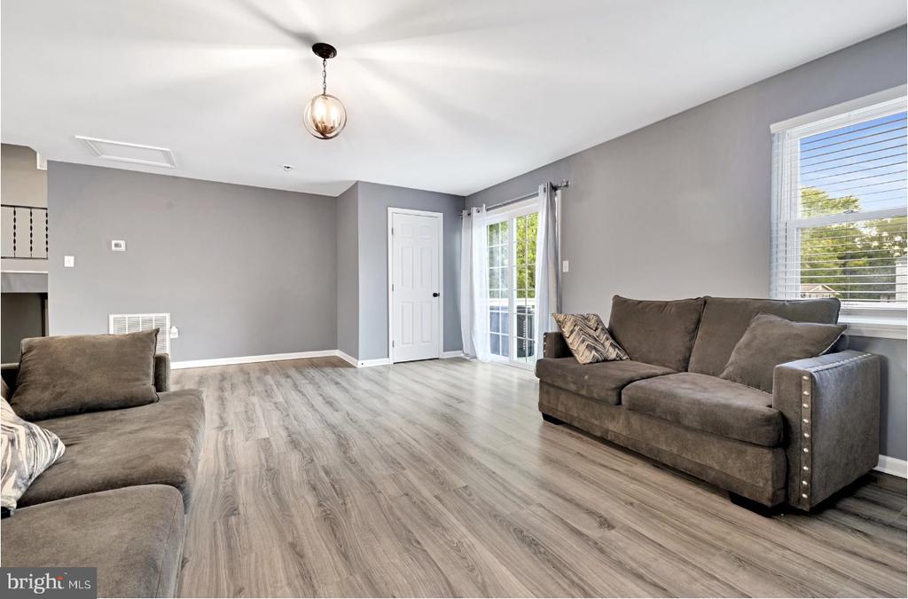 7287 Shirley Dr