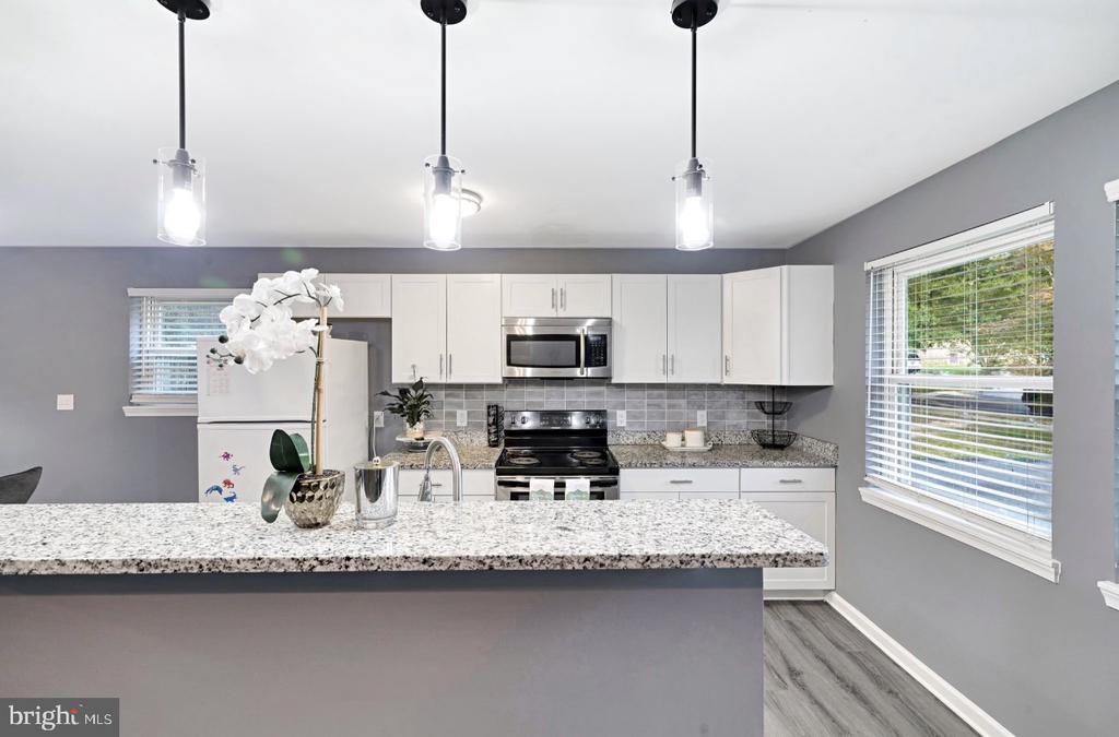 7287 Shirley Dr