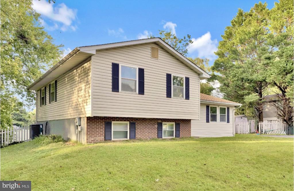 7287 Shirley Dr