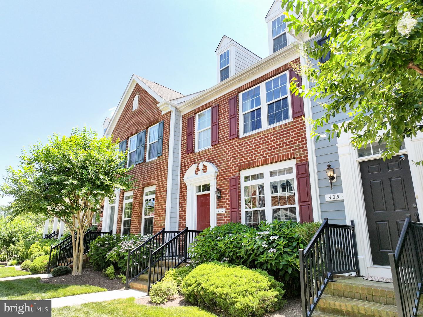 300 Dixon St #406
