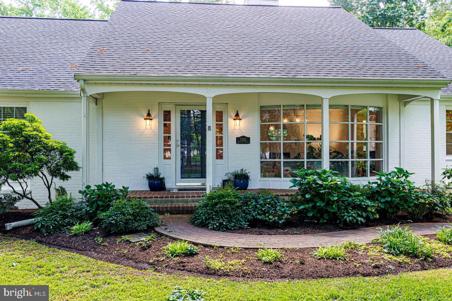 7592 Tred Avon Cir