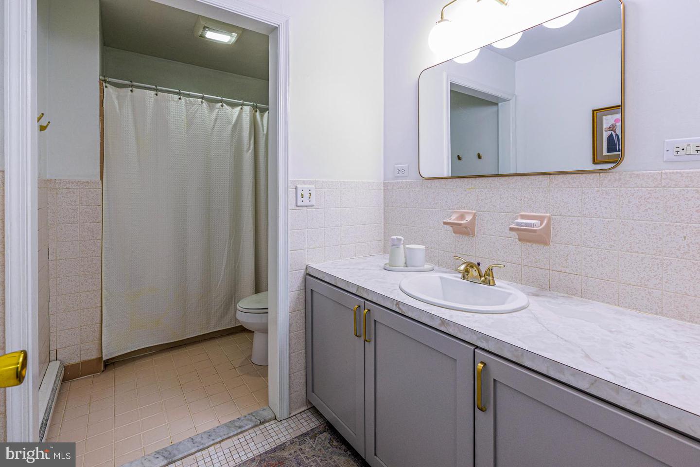 7592 Tred Avon Cir