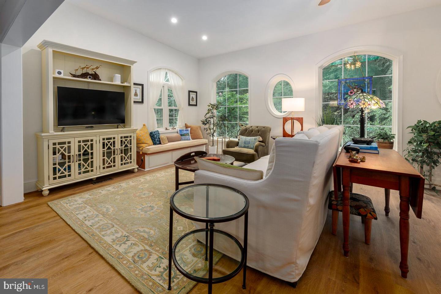 111 W Oak Ave