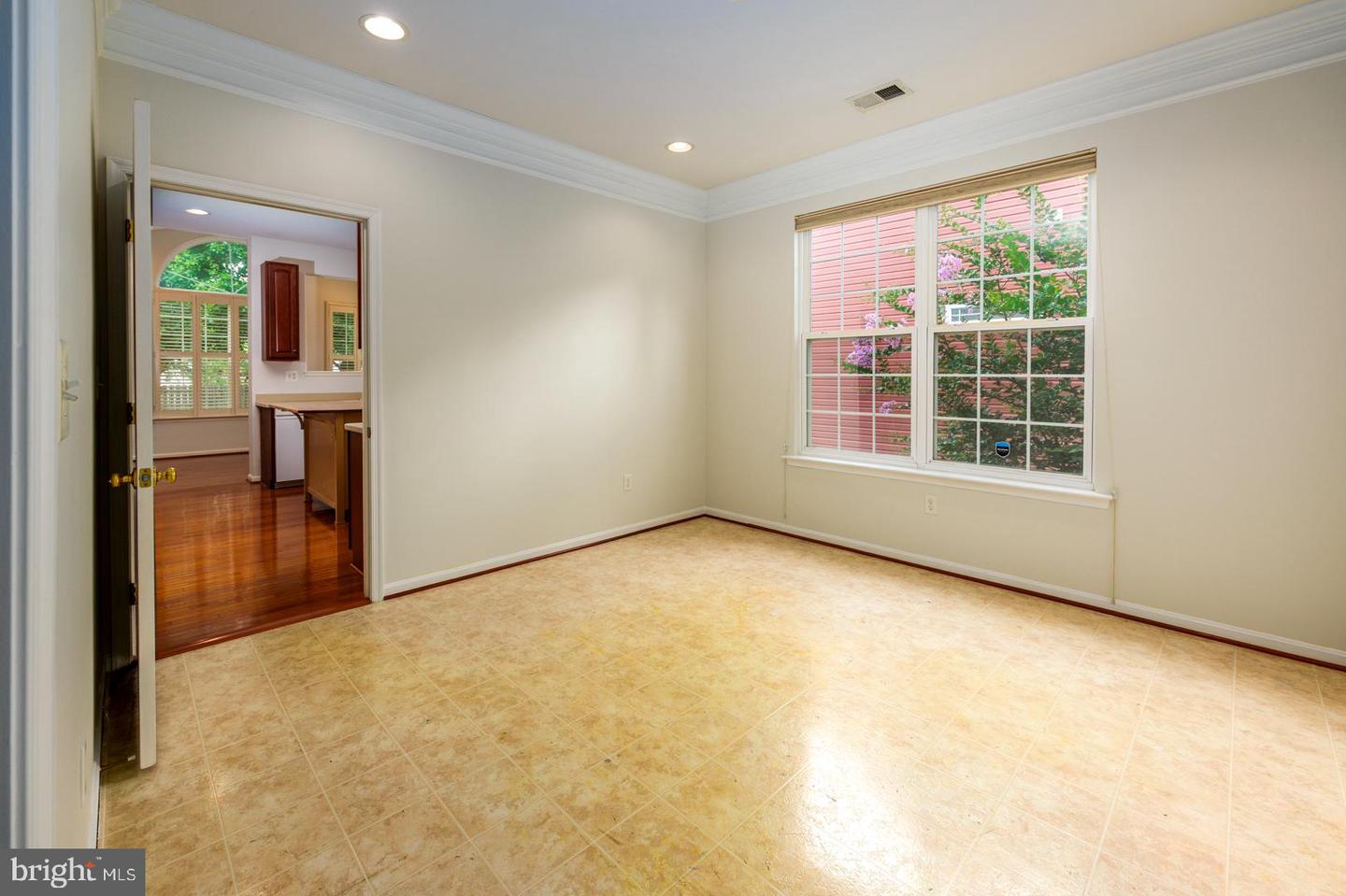 227 Bethune Dr