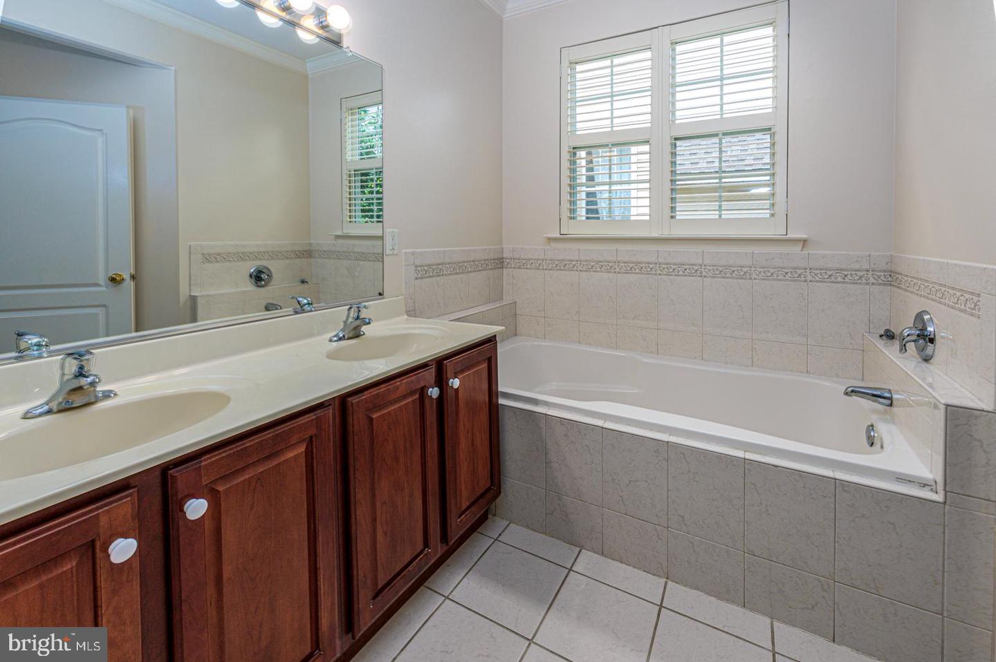 227 Bethune Dr