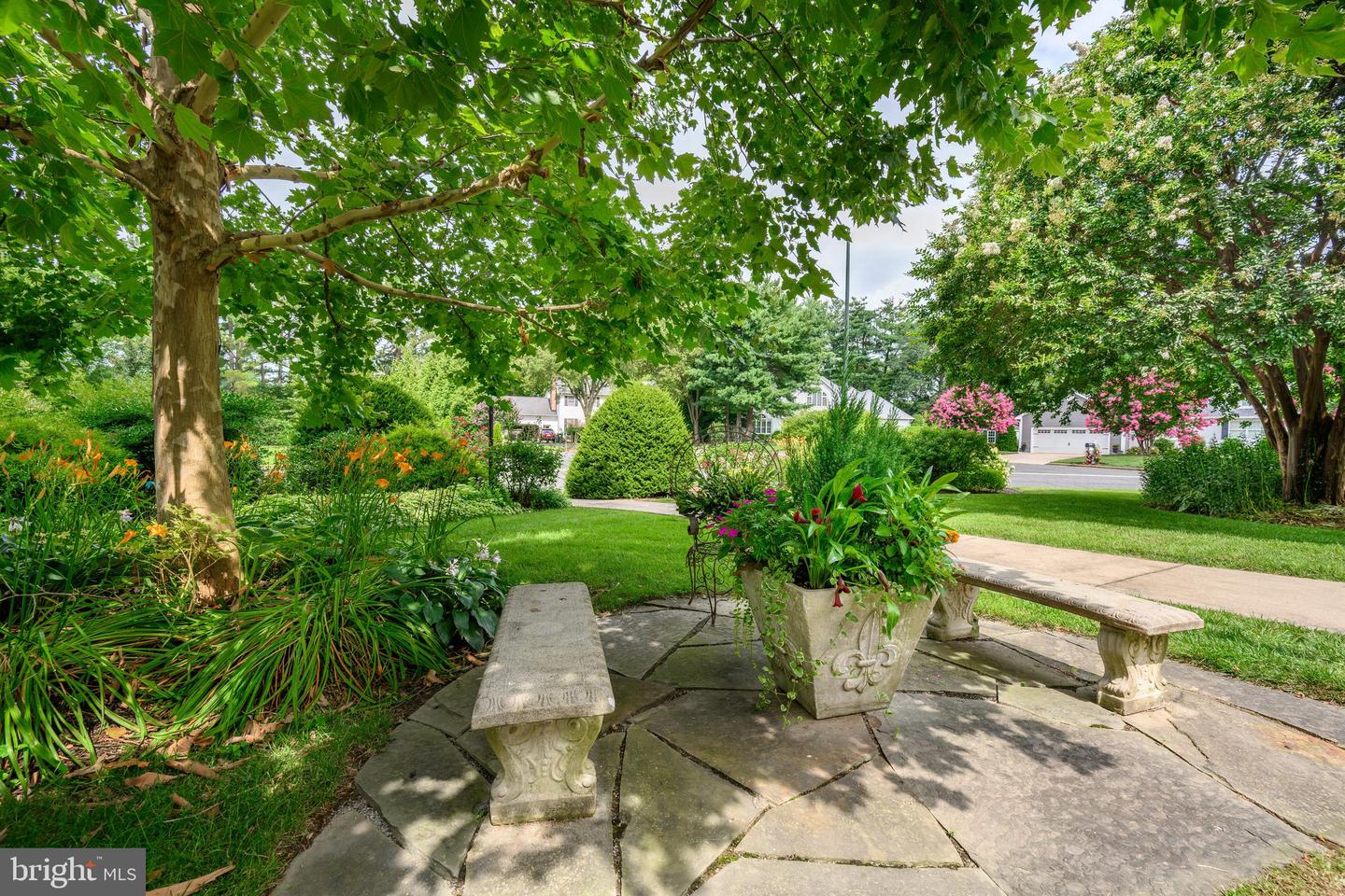 6 Papermill St