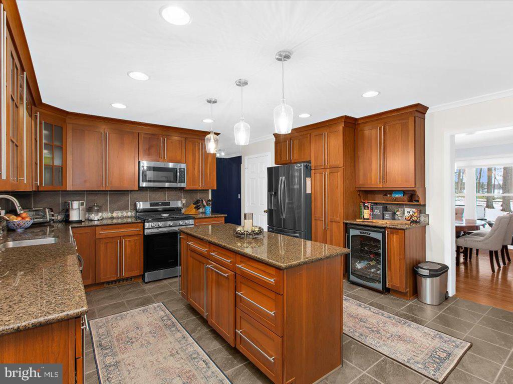 6889 TRAVELERS REST CIRCLE