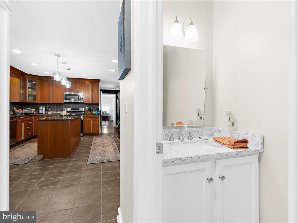 6889 TRAVELERS REST CIRCLE