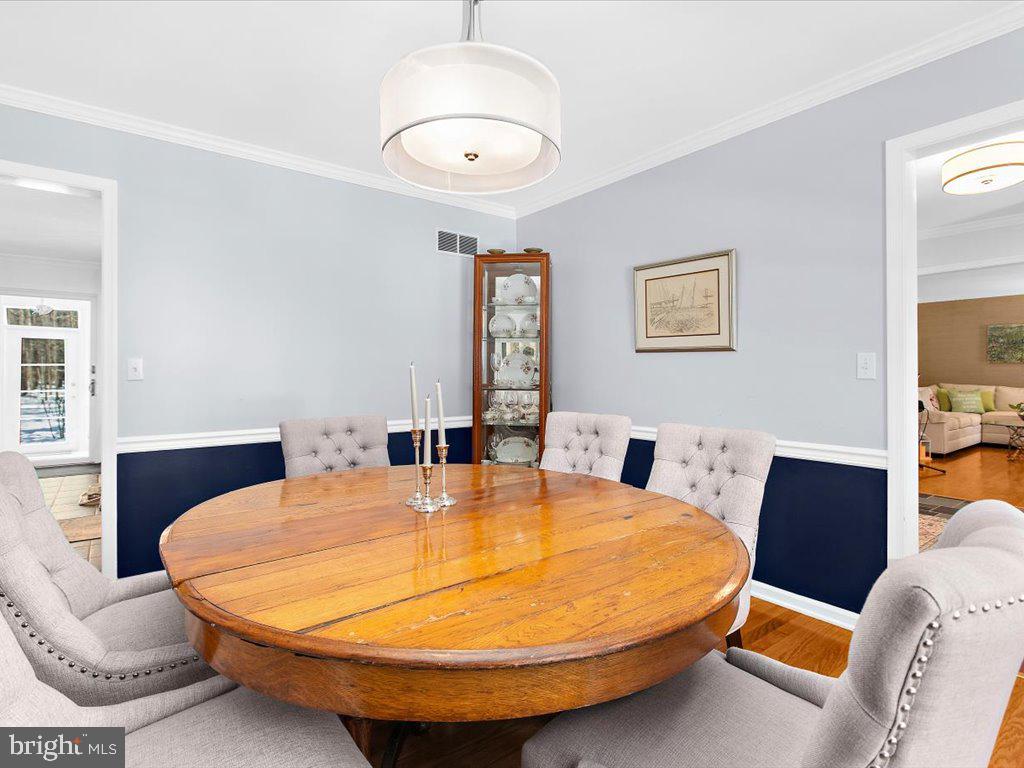 6889 TRAVELERS REST CIRCLE