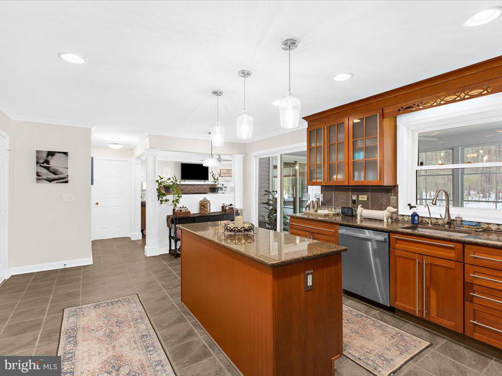 6889 TRAVELERS REST CIRCLE