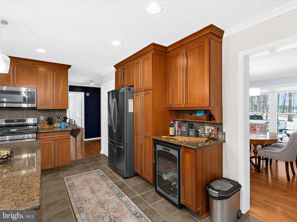 6889 TRAVELERS REST CIRCLE