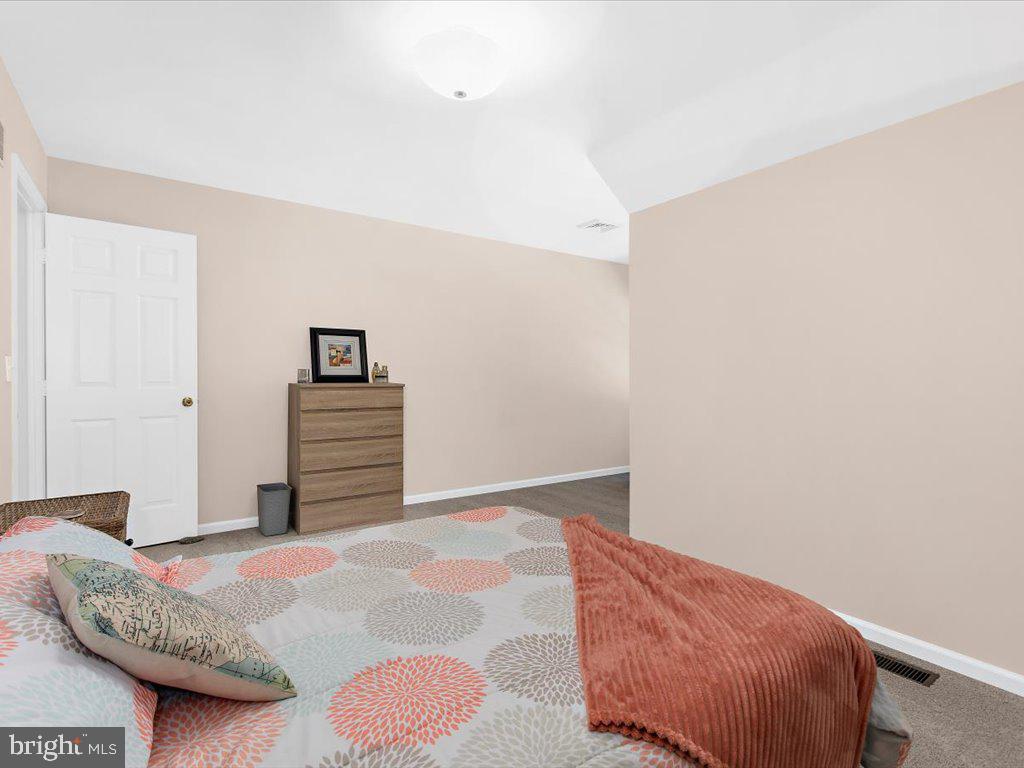 6889 TRAVELERS REST CIRCLE