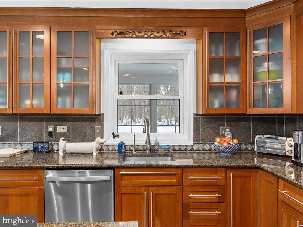 6889 TRAVELERS REST CIRCLE