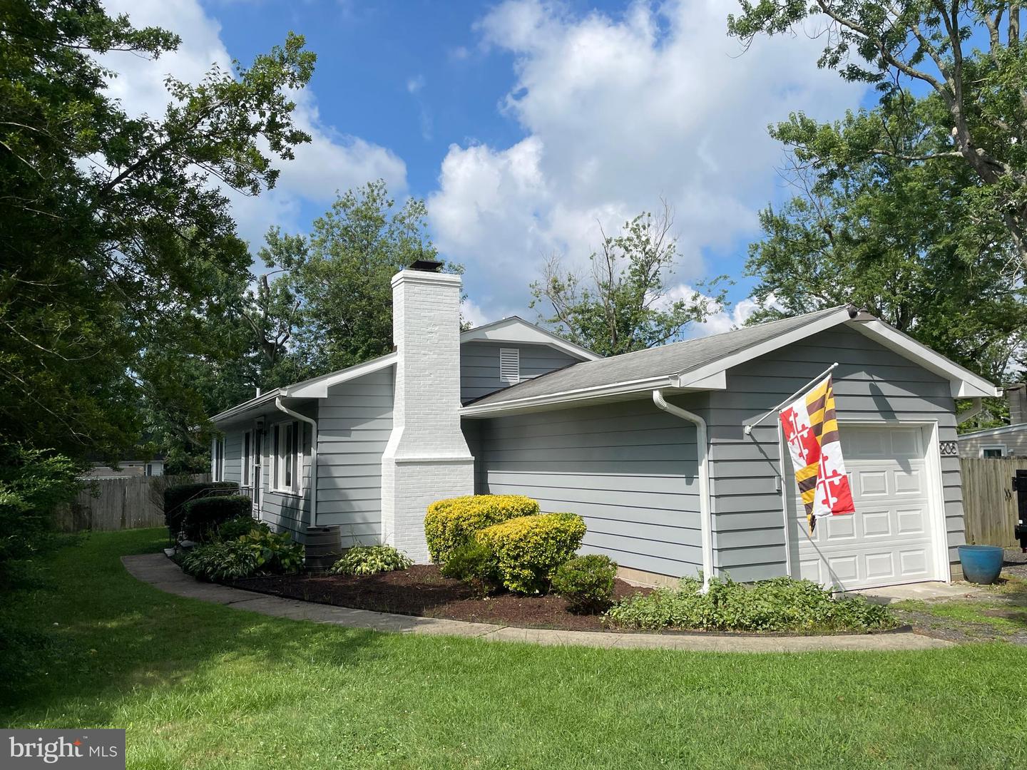 206 WILLIS AVE