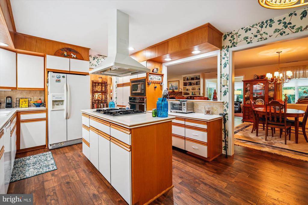 110 W OAK AVENUE