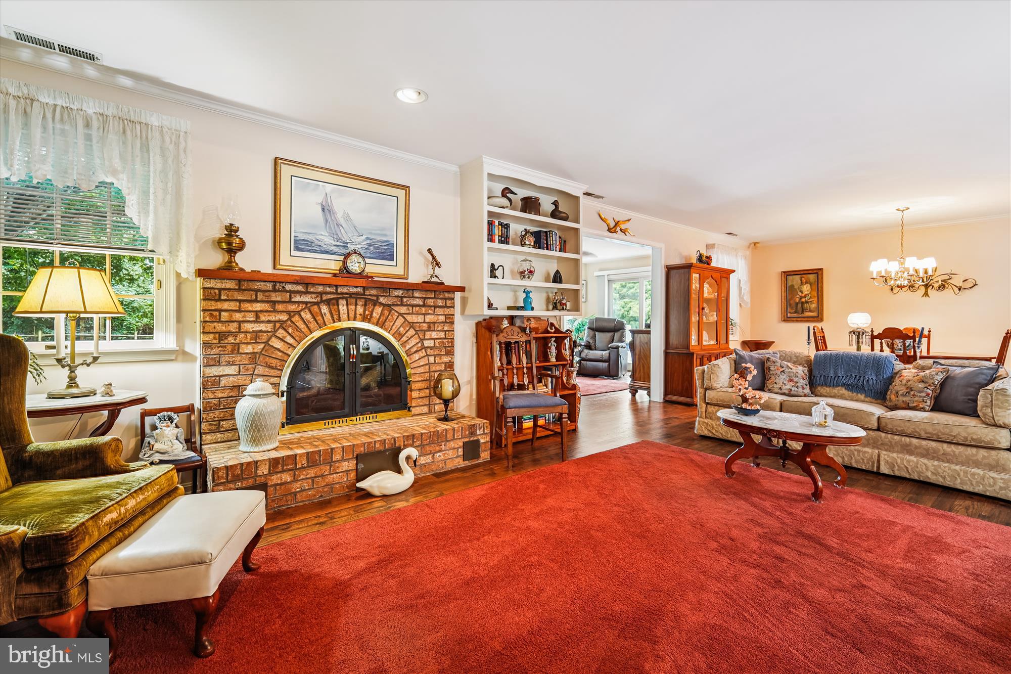 110 W OAK AVENUE