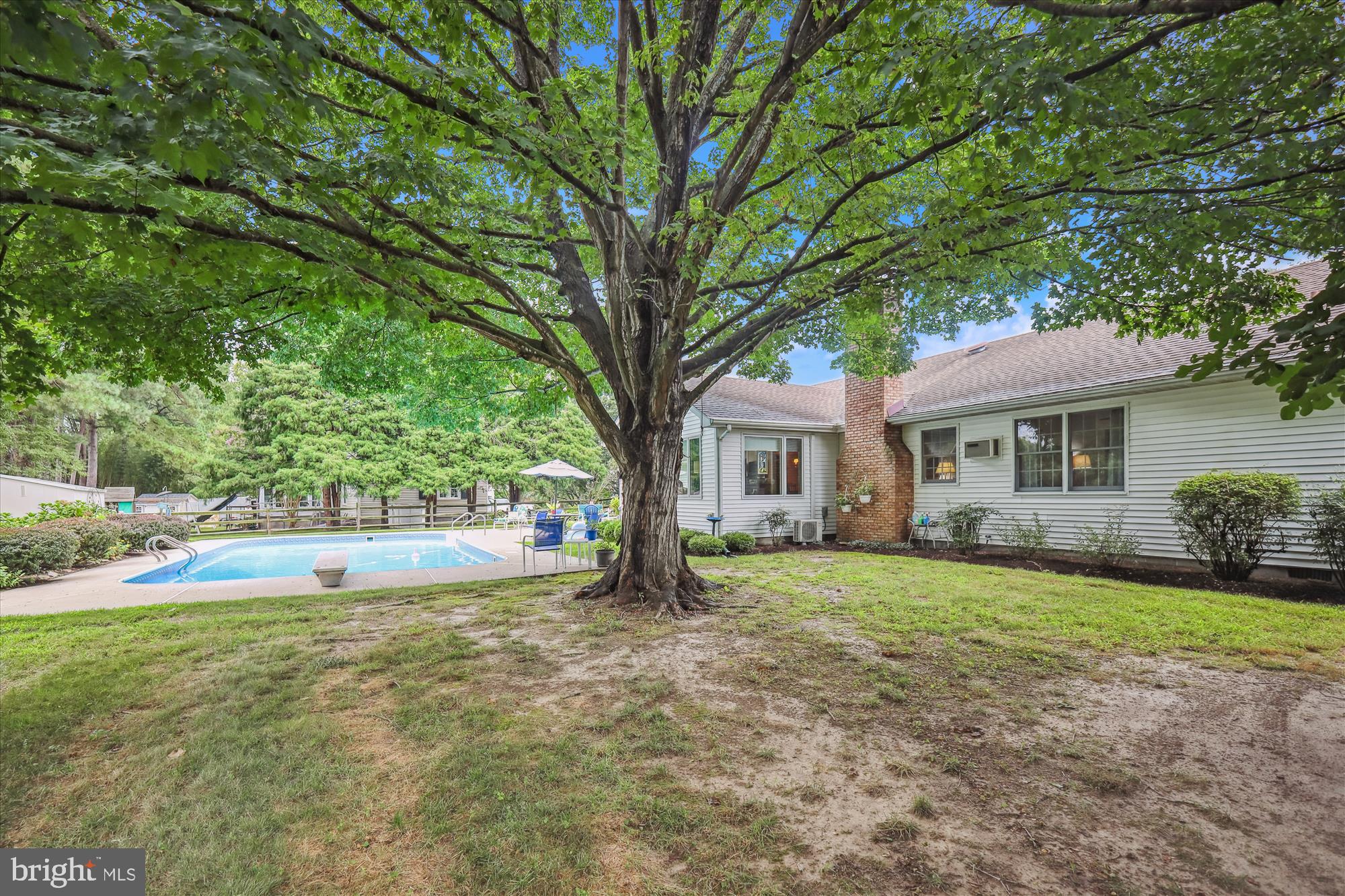 110 W OAK AVENUE