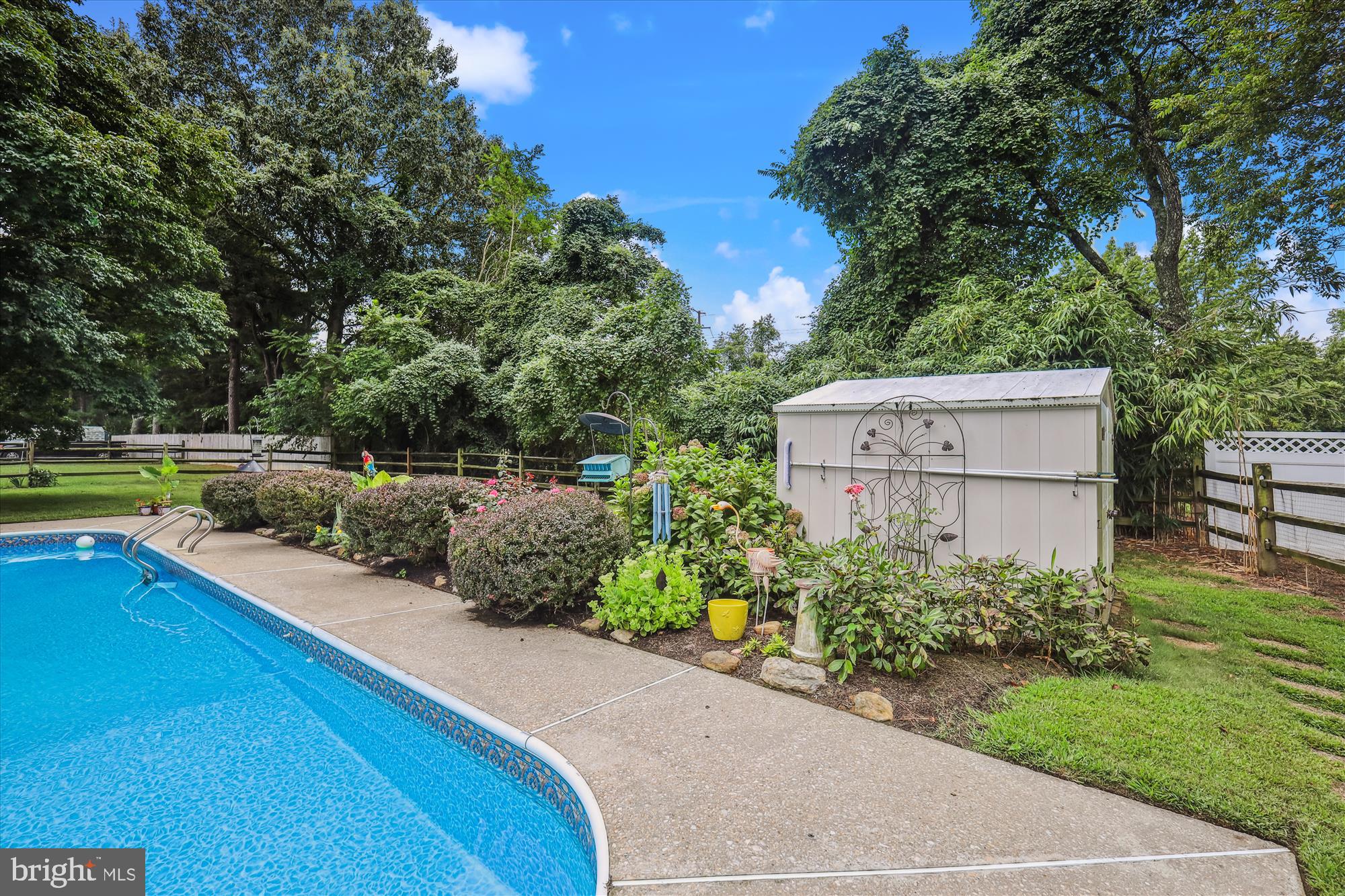 110 W OAK AVENUE