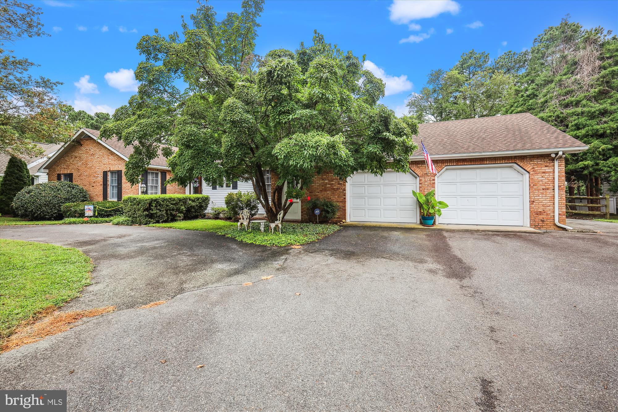 110 W OAK AVENUE