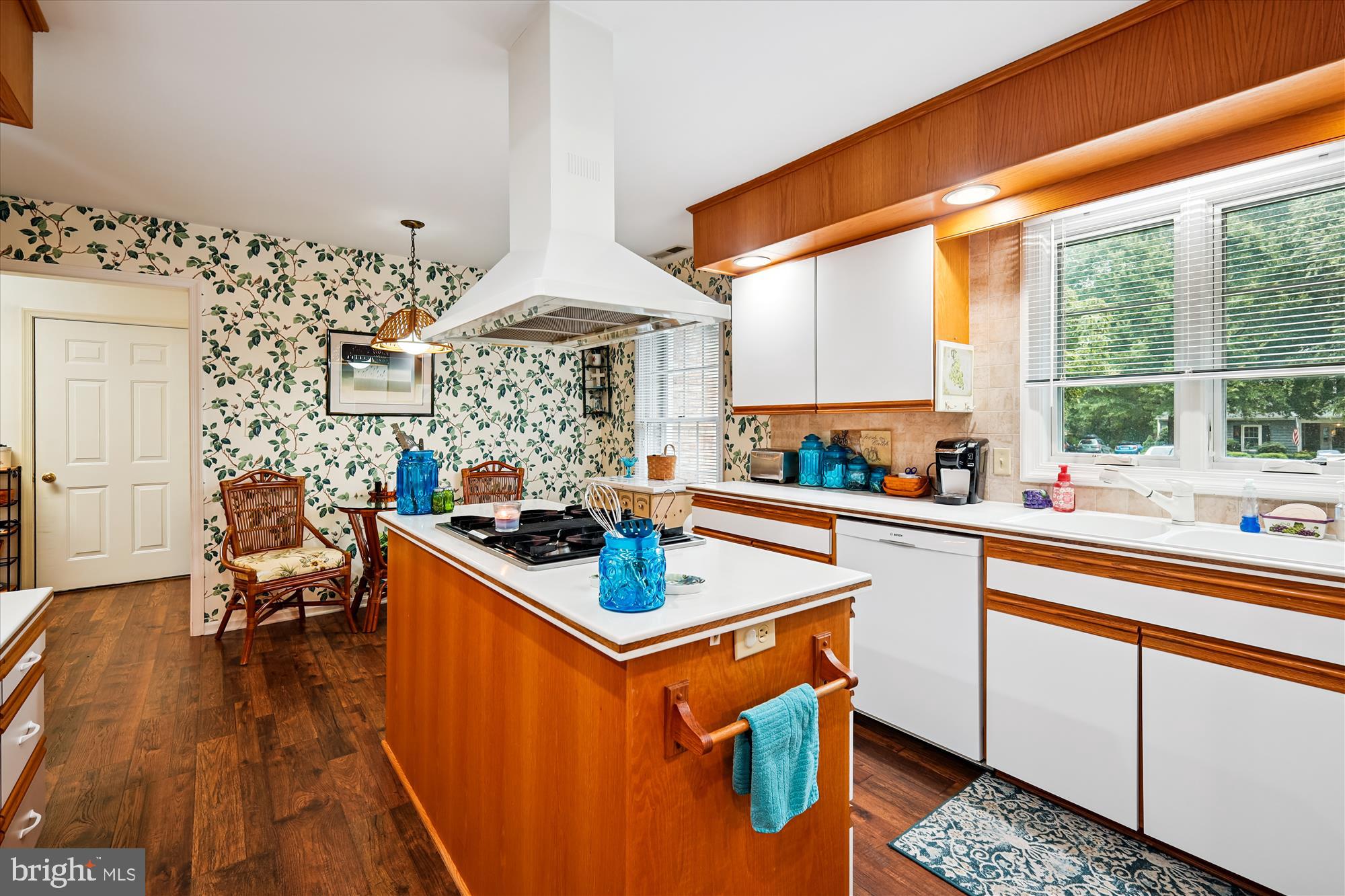 110 W OAK AVENUE