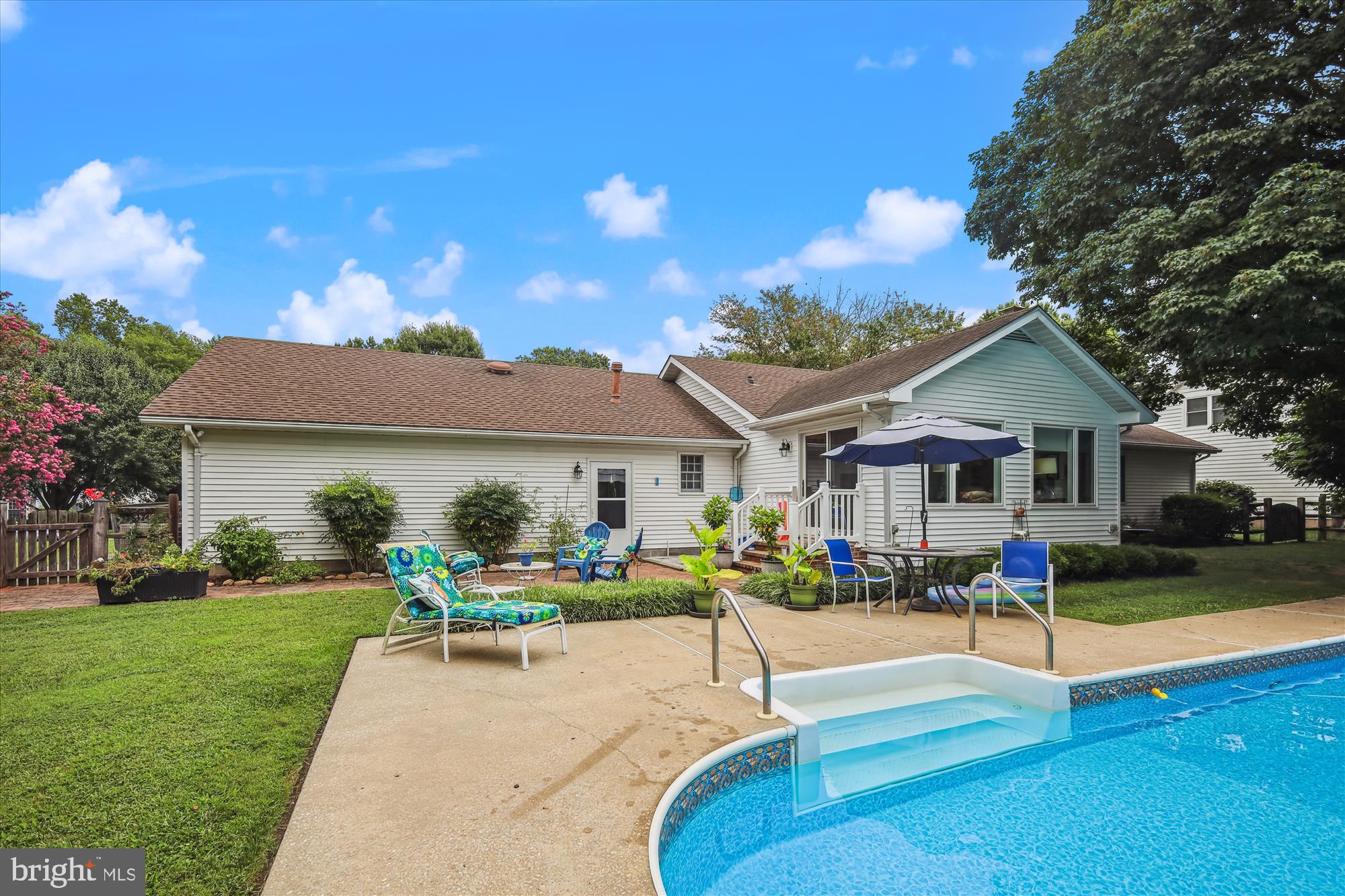 110 W OAK AVENUE