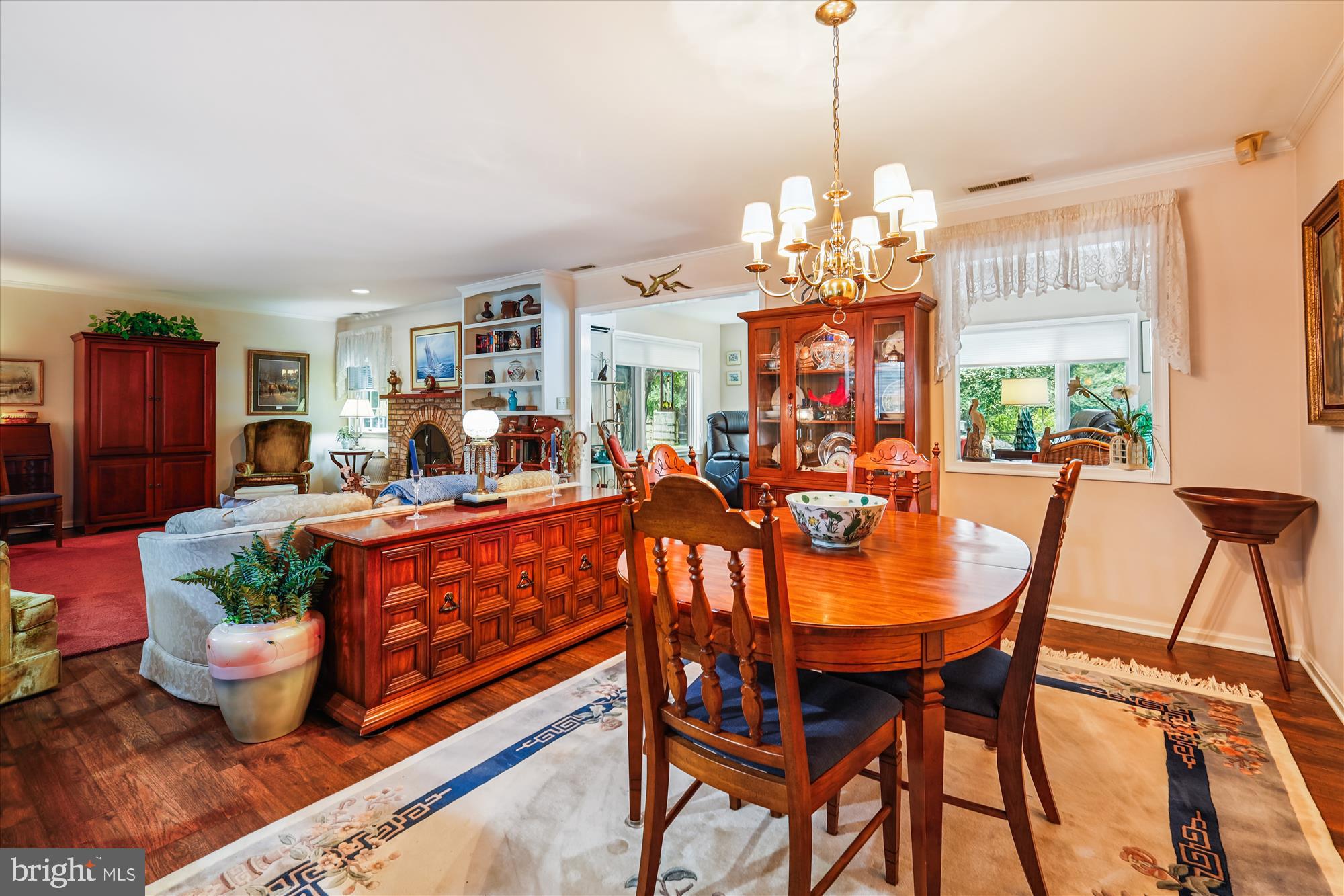 110 W OAK AVENUE